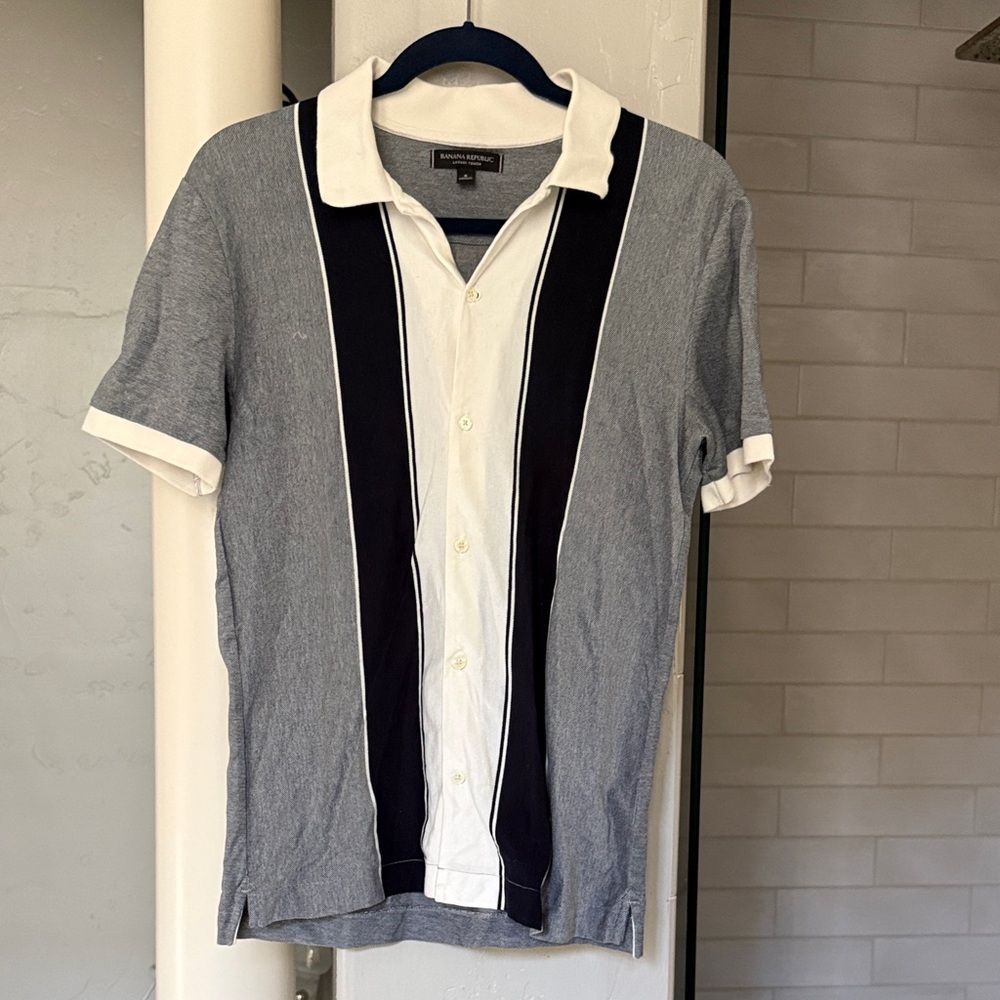 Banana Republic Blue and White Striped Button Down Shirt